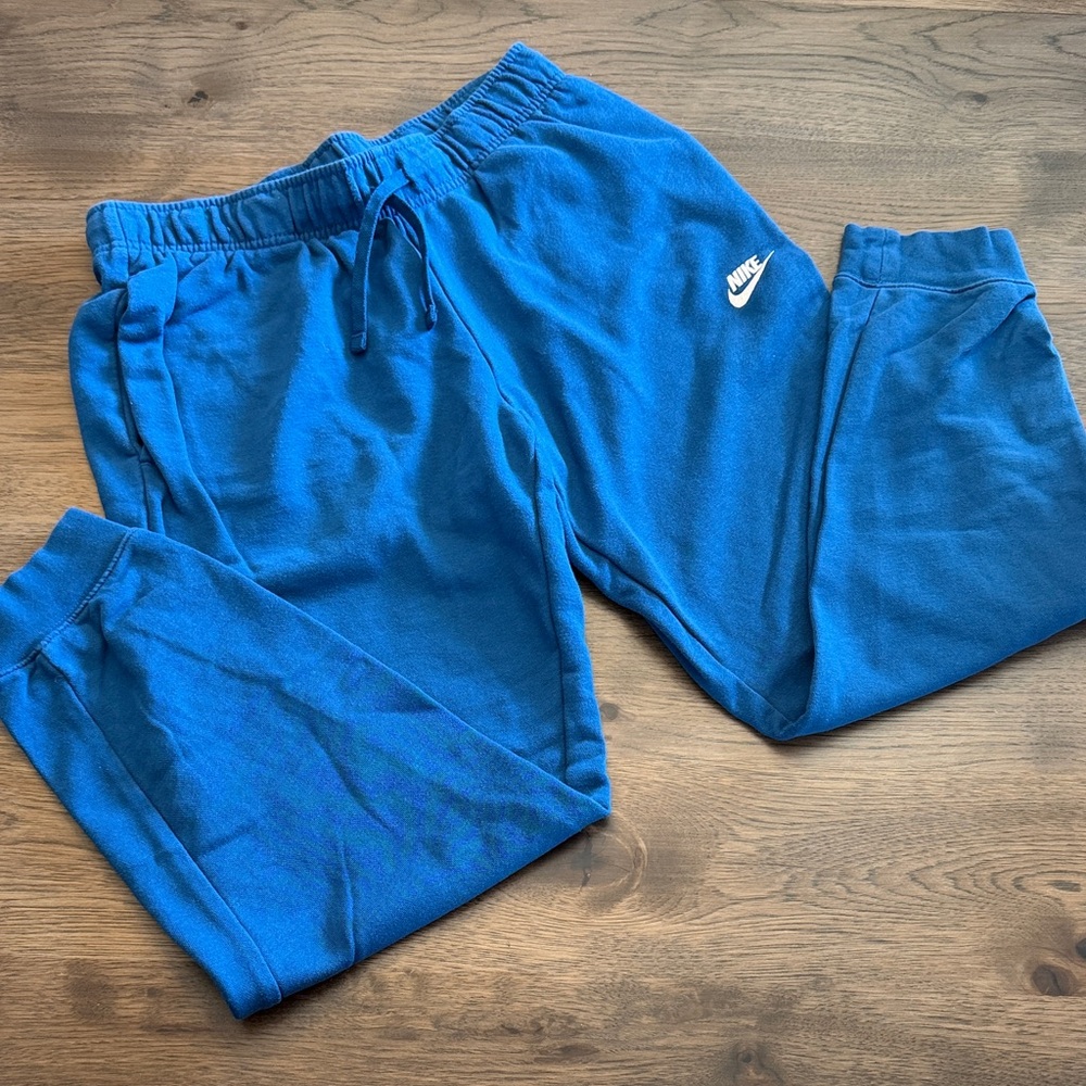 Nike Men's Royal Medium Joggers with Pockets & Drawstring